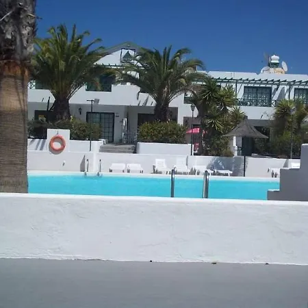 Puerto Del Carmen Sleeps 4 Pool Wifi Apartment