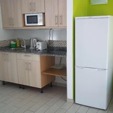 Apartment Puerto Del Carmen Sleeps 4 Pool Wifi *