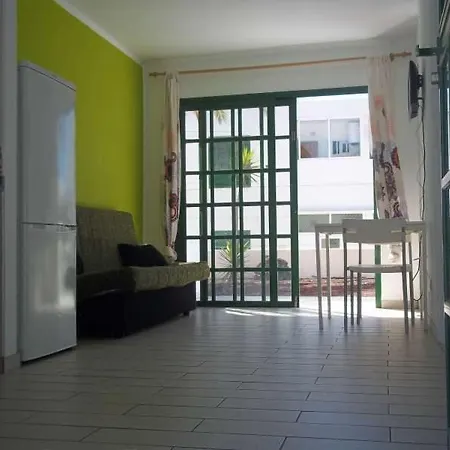 Puerto Del Carmen Sleeps 4 Pool Wifi Appartement